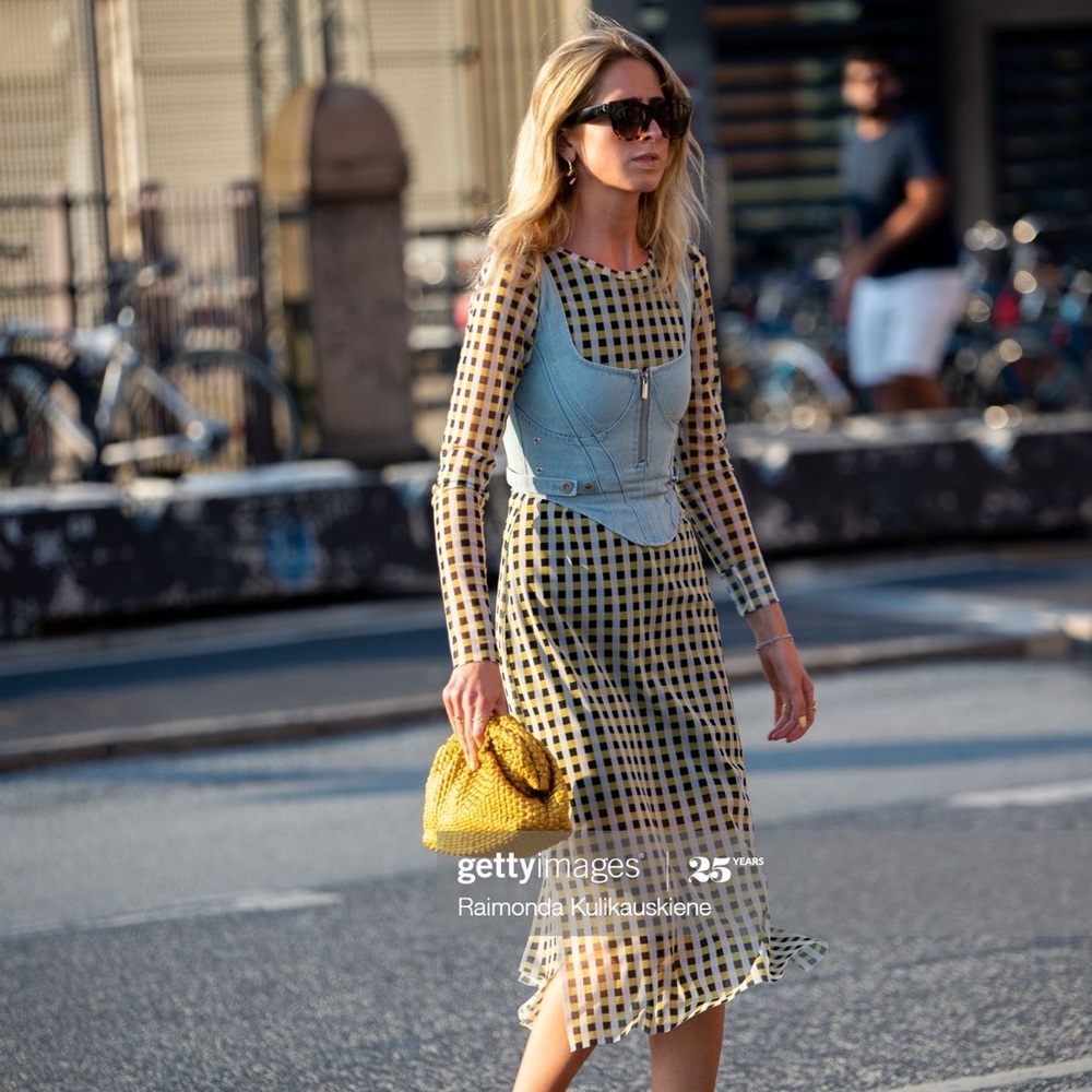 ISO: Baum und pfedgarten Jolanda Dress in Yellow